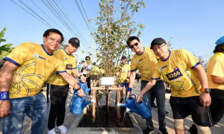 เนอวานา ไดอิ ร่วมกับกรุงเทพมหานครจัดงาน “รวงผึ้ง Bangkok Run” เปิดถนนศรีนครินทร์–ร่มเกล้า  พร้อมกิจกรรมปลูกต้นไม้ตามโครงการ 1 จังหวัด 1 ถนนเฉลิมพระเกียรติ