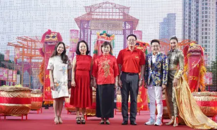 “THE ICONSIAM ETERNAL PROSPERITY CHINESE NEW YEAR 2020” เบิกฟ้าตรุษจีนปีหนูทอง มหามงคล!! “แพนเค้ก-เขมนิจ” ปังทุกมุม แปลงโฉมเป็นนางฟ้าลั่นกลอง ควงคู่ พญาราชสีห์ 4 มณฑล และพญามังกรคู่ ประทานพร เสริมสิริมงคลรับโชคครั้งยิ่งใหญ่ ริมฝั่งแม่น้ำเจ้าพระยา ณ ไอคอนสยาม