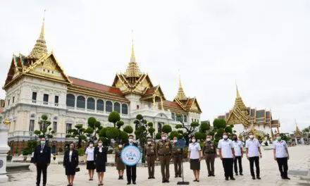 ททท. มอบสัญลักษณ์ “SHA” แก่พระบรมมหาราชวัง