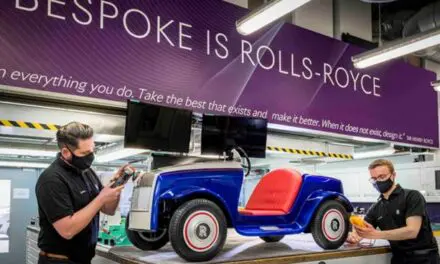 ยนตรกรรม ROLLS-ROYCE ที่มีเพียงหนึ่งเดียวเข้ารับบริการ  ณ HOME OF ROLLS-ROYCE