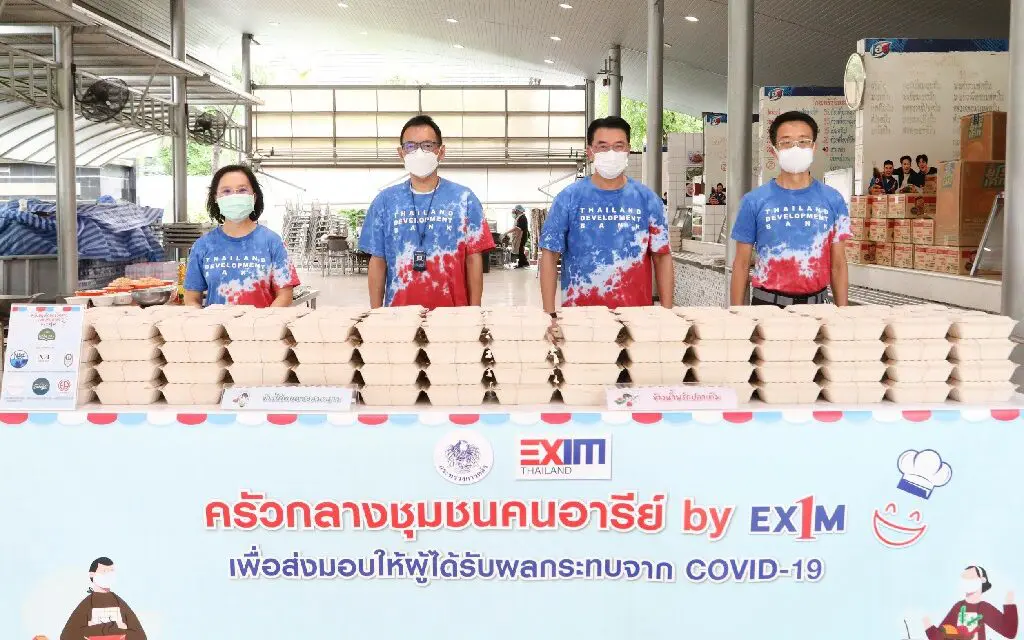 EXIM BANK ส่งมอบอาหารปรุงสุกจากโรงครัว CSR อย่างต่อเนื่อง บรรเทาความเดือดร้อนผู้ได้รับผลกระทบจากโควิด-19