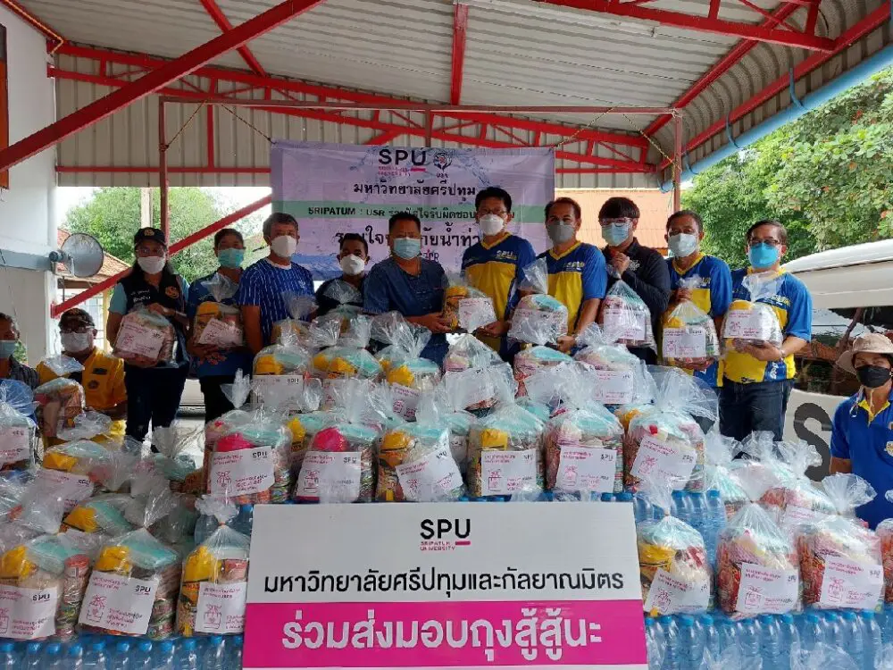 “ศรีปทุมและกัลยาณมิตร” ร่วมช่วยเหลือประชาชนที่ประสบภัยน้ำท่วมและโควิด-19 พื้นที่บางระกำ