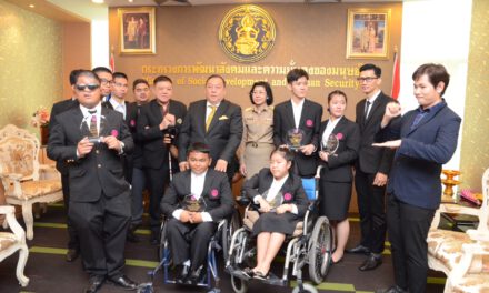 รมว.พม. แสดงความยินดีกับเด็กพิการไทย คว้า 3 เหรียญ เวที IT Challenge 2019