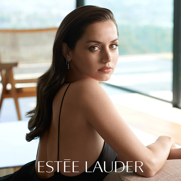 Ana de Armas เซ็นสัญญาเป็นแบรนด์แอมบาสเดอร์ระดับโลก  คนใหม่ของ Estée Lauder