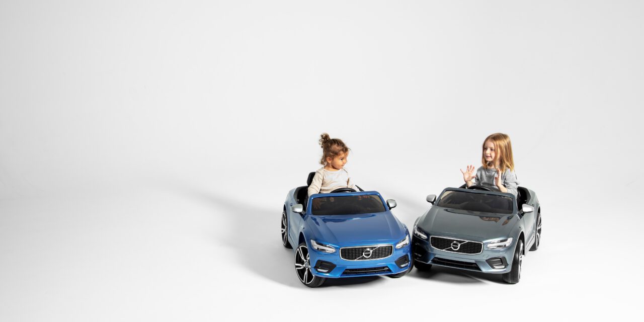 วอลโว่ คาร์ ประกาศนโยบาย “Family Bond by Volvo Cars”  ทั่วโลก มอบสิทธิวันลาเลี้ยงดูบุตร 24 สัปดาห์พร้อมค่าจ้างแก่พนักงานครอบคลุมผู้ปกครองทุกเพศรวมถึง LGBTQ  ส่งเสริมวัฒนธรรมองค์กรแห่งความเสมอภาค เป็นหนึ่งเดียวกัน และเอื้อต่อความหลากหลายทางเพศ