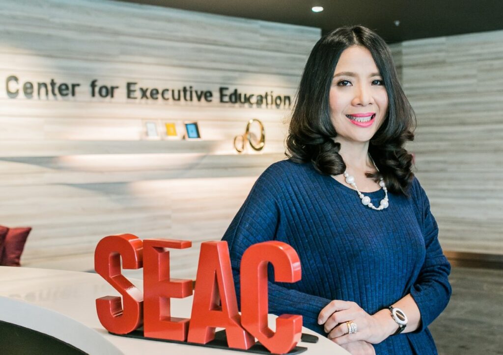 นางอริญญา เถลิงศรี กรรมการผู้จัดการ ศูนย์พัฒนาและส่งเสริมการเรียนรู้ตลอดชีวิตแห่งภูมิภาคอาเซียน (SEAC หรือ Southeast Asia Center)