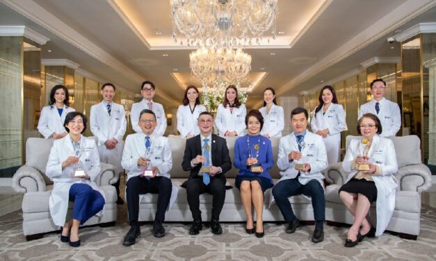 “นายแพทย์ ตนุพล” และ “ทีมแพทย์” ร่วมภาคภูมิใจ BDMS Wellness Clinic คว้ารางวัลจาก “Global Health Asia-Pacific Award 2021“ 3 รางวัล 