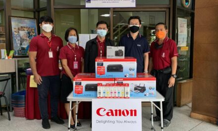 แคนนอนมอบชุดอุปกรณ์กล้องและเครื่องพรินเตอร์ แก่สำนักส่งเสริมอาชีพและพัฒนาคนพิการ   สมาคมสภาสังคมสงเคราะห์แห่งประเทศไทย ในพระบรมราชูปถัมภ์