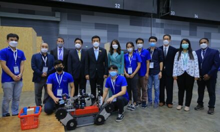 “วิศวะมหิดล อว. ดีอีเอส WHA” ร่วมเปิดศึกแข่งขันลีกหุ่นยนต์ เวิลด์ โรโบคัพ 2022     เพิ่มแรงหนุนโรบอทรับเศรษฐกิจยุคดิสรัปต์ พร้อมอัดมาตรการส่งเสริมทาเลนท์ด้านหุ่นยนต์รับดีมานด์เมืองสมาร์ท และการลงทุน