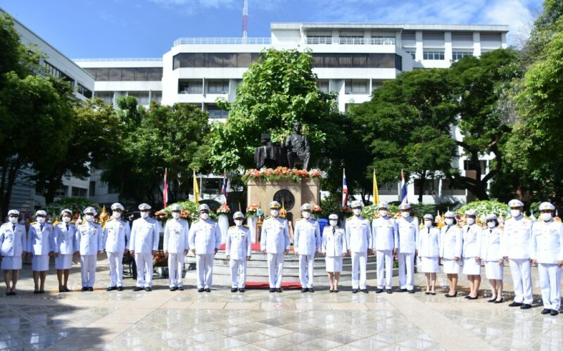 วช. ร่วมพิธีวางพุ่มดอกไม้ ถวายราชสักการะพระบรมราชานุสาวรีย์ รัชกาลที่ ๔