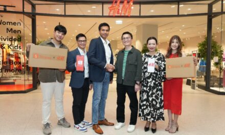 H&M และ ช้อปปี้ (Shopee) ฉลองเปิดตัวออฟฟิเชียลสโตร์ครั้งแรกบนอีคอมเมิร์ซในประเทศไทย ผ่านแคมเปญพิเศษ H&M x Shopee Super Brand Day Grand Launch  ดีเดย์ 26 ตุลาคมนี้ พร้อมแทกทีม ไก่ตั๊ก – ม.ล. ปวันสวัสดิ์ สวัสดิวัตน์ และแนตตี้ – ภีมนิดา อุตสาหจิต  ชวนแฟชั่นนิสต้าชาวไทยร่วมเปิดประสบการณ์แฟชั่นระดับโลกสุดเอ็กซ์คลูซีฟ