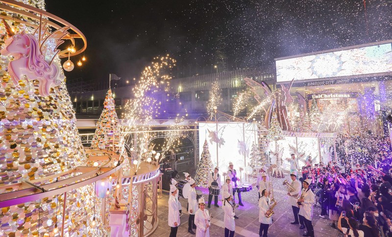 ห้างสรรพสินค้าฮาร์เบอร์ ซิตี้ ในฮ่องกง  กลับมาจัดพื้นที่ต้อนรับเทศกาลคริสต์มาสอย่างยิ่งใหญ่  พร้อมโปรโมชันเด็ดเพื่อเฉลิมฉลองความสุขกับคนทั่วโลก