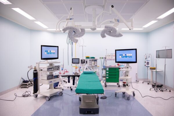 การผ่าตัดเล็กผ่านกล้อง (Minimally Invasive Surgery – MIS) และเทคนิคการผ่าตัดผ่านกล้องแบบรูเดียว (Single Incision Laparoscopic Surgery) ตรงจุด ลดเจ็บ ฟื้นตัวเร็ว
