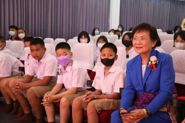 ‘คุณหญิงกัลยา’ ติดตามขับเคลื่อนโครงการ “วิทยาศาสตร์พลังสิบ” เดินหน้าเปิดเวทีประเทศไทย เด็กทุกคนต้องได้เรียนวิทยาศาสตร์ เทคโนโลยี นวัตกรรมอย่างทั่วถึง