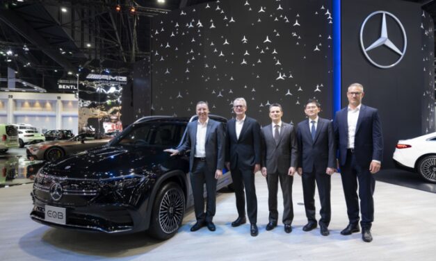 Mercedes-Benz โชว์วิสัยทัศน์ “Ambition to Lead”  พร้อมเผยโฉมยนตรกรรมระดับลักชัวรี่ครบทุกรุ่น ที่บูธ A19 ในงานมอเตอร์โชว์ ครั้งที่ 44