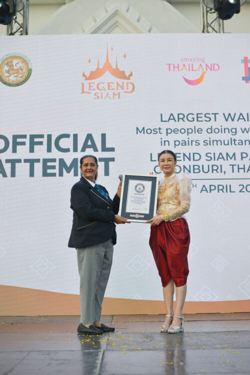 LEGEND SIAM PATTAYA  จัดงาน The Legend of 5F Thailand Carnival ภายใต้โครงการ Thailand Showroom นำร่องฟื้นการท่องเที่ยว สร้างสถิติ Guinness Book World Records การไหว้ไทยพร้อมกันมากที่สุดในโลก พร้อมกล่าว “สวัสดี  Welcome to Thailand”