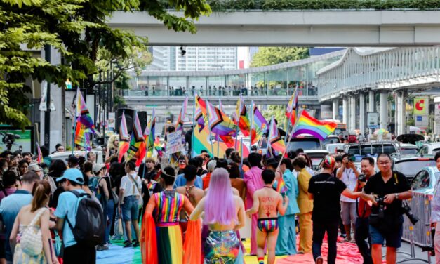 เซ็นทรัลเวิลด์ แลนด์มาร์กฟินาเล่สุดยิ่งใหญ่ ต้อนรับขบวน Bangkok Pride 2023  รวมเหล่า LGBTQIAN+