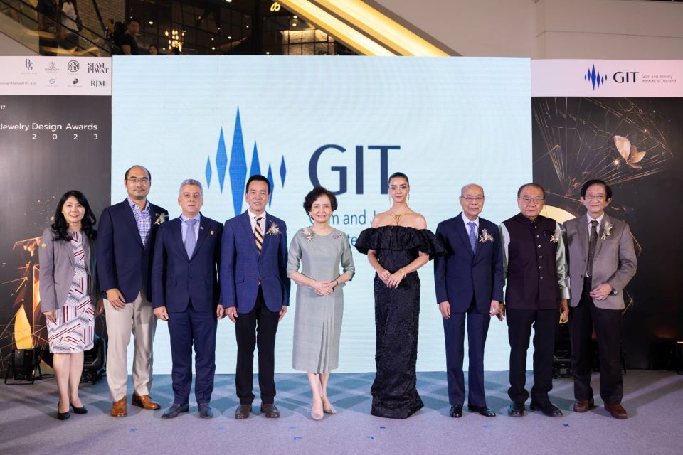 GIT อวดโฉมเครื่องประดับสุดตระการตา “Glitter & Gold – The Brilliant Way of Gold Shine” ในงานตัดสินการประกวด GIT World’s Jewelry Design Award 2023 สร้างศักยภาพนักออกแบบสู่สากล