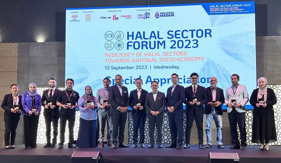 ไอแบงก์ ขึ้นเวที Halal Sector Forum 2023 ส่งเสริมการลงทุนฮาลาลควบคู่ ESG   ณ กรุงกัวลาลัมเปอร์