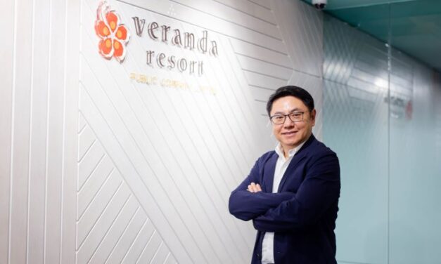 ‘VRANDA’ มั่นใจธุรกิจโรงแรม รีสอร์ทไตรมาส 4/66 คึกคักรับไฮซีซั่น   เตรียมโอนโครงการ ‘วีรันดา พูลวิลล่า หัวหิน ชะอำ’ หนุนรายได้อสังหาฯ สิ้นปี  ส่วน Q3/66 ผลงานชะลอตัว ชี้เป็นโลว์ซีซั่นและปรับโครงสร้างร้านอาหาร   