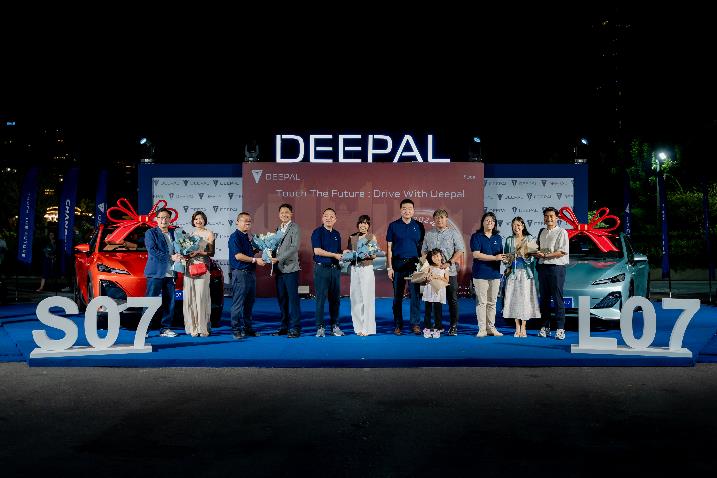 CHANGAN ส่งมอบรถยนต์ ‘DEEPAL L07 และ DEEPAL S07’ ล็อตแรก ถึงมือลูกค้าชาวไทยในงาน “Touch the Future : Drive With DEEPAL”