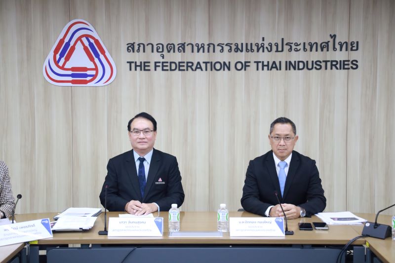 เอกชนหวั่นดัชนีร่วงต่อเนื่อง แนะรัฐส่งเสริม SMEs และสนับสนุนซอฟต์พาวเวอร์ไทย