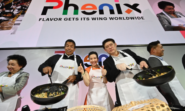 “Phenix” ฉลองกรุงเทพฯ ศูนย์กลางท่องเที่ยวและแหล่งรวมสุดยอดความอร่อย เปิดตัวยิ่งใหญ่ ผู้ว่า กทม. นายชัชชาติ สิทธิพันธุ์ ดารา พิธีกร และเชฟชื่อดังทั่วประเทศรังสรรค์ผัดไทยยิ่งใหญ่ที่สุดในโลก 242 กระทะ ดันซอฟต์พาวเวอร์ไทยไกลก้องโลก