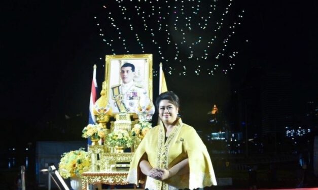 รมว.อว. เป็นประธานเปิดการแสดงโดรนแปรอักษร “เฉลิมพระเกียรติ 72 พรรษา เทิดไท้องค์ราชัน” ในงาน อว. แฟร์ SCI POWER FOR FUTURE THAILAND ณ ศูนย์การประชุมแห่งชาติสิริกิติ์