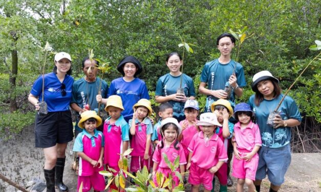 กรุงไทย–แอกซ่า ประกันชีวิต มุ่งมั่นใส่ใจสิ่งแวดล้อม ร่วมจัดกิจกรรมปลูกป่าชายเลนปีที่ 2 จ.พังงา