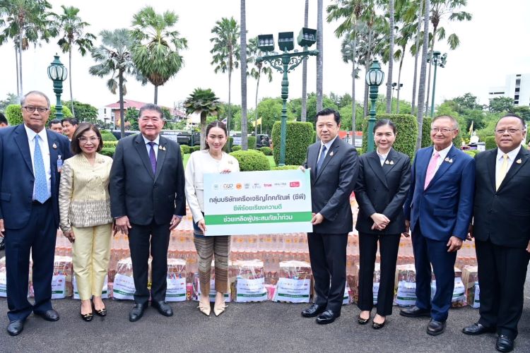 ภาครัฐจับมือเอกชนช่วยน้ำท่วม “ประสานพลัง ประสานใจ”  ซีอีโอ ซีพี ผนึกกำลังบริษัทในเครือช่วยเต็มที่ พร้อมชื่นชมรัฐ เอกชน ประชาสังคม ร่วมแรงร่วมใจช่วยผู้ประสบอุทกภัยภาคเหนือ