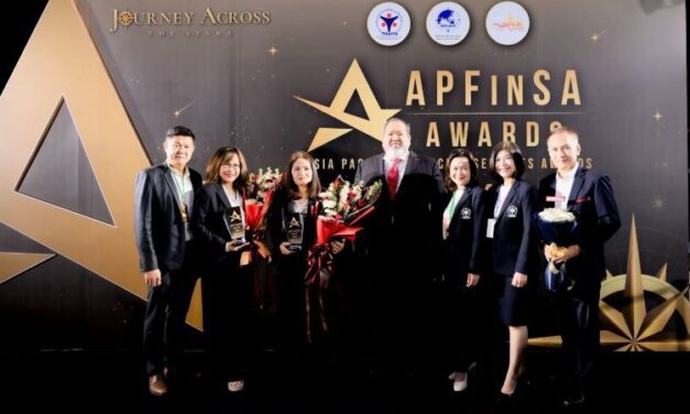 พรูเด็นเชียล ประเทศไทย แสดงความยินดีกับ 2 ตัวแทน กับรางวัล APFinSA Awards 2024