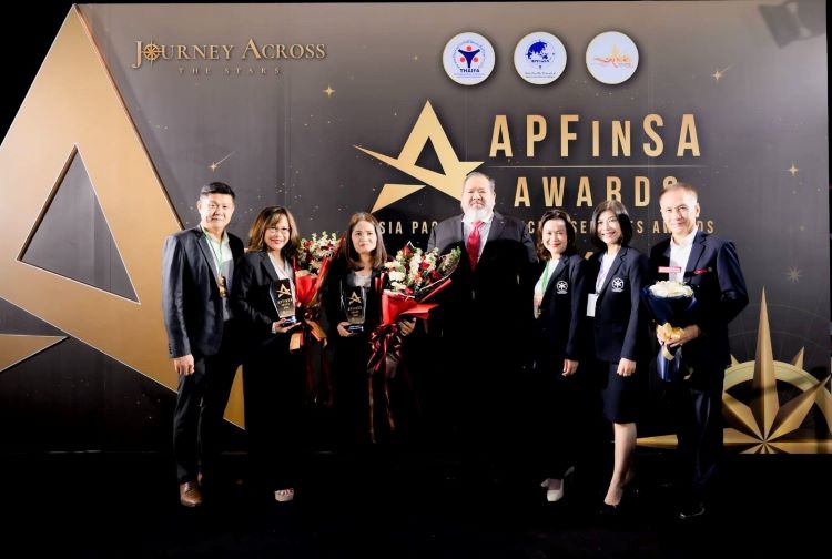 พรูเด็นเชียล ประเทศไทย แสดงความยินดีกับ 2 ตัวแทน กับรางวัล APFinSA Awards 2024