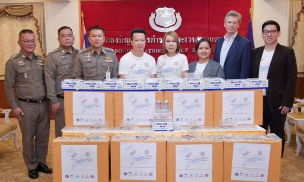 ไปรษณีย์ไทย จับมือพันธมิตร หนุนโครงการ “ล้านพลังฯ” ร่วมส่งมอบชุดสีน้ำอัปไซคลิ่งจำนวน 5,000 ชุด ให้กับโรงเรียนตำรวจตระเวนชายแดน